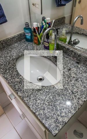 Apartamento à venda com 74m², 3 quartos e 1 vagaDetalhe banheiro