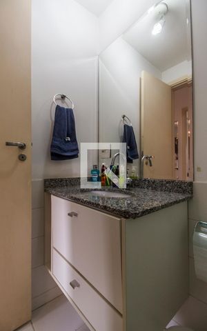 Apartamento à venda com 74m², 3 quartos e 1 vagaBanheiro Social
