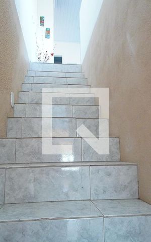 Casa à venda com 160m², 2 quartos e 4 vagasEscada
