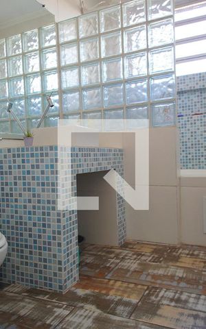 Casa à venda com 160m², 2 quartos e 4 vagasBanheiro Corredor