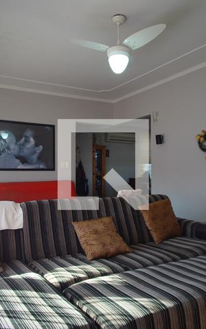 Casa à venda com 160m², 2 quartos e 4 vagasSala