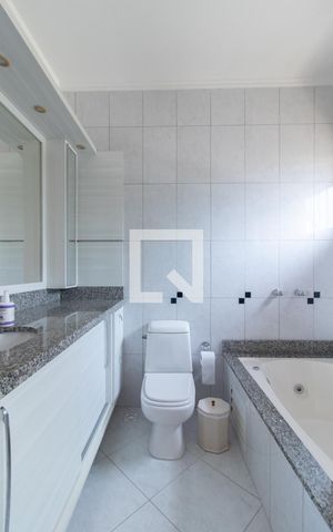 Casa à venda com 385m², 3 quartos e 4 vagas Casa à venda com 385m², 3 quartos e 4 vagasBanheiro do Quarto 1