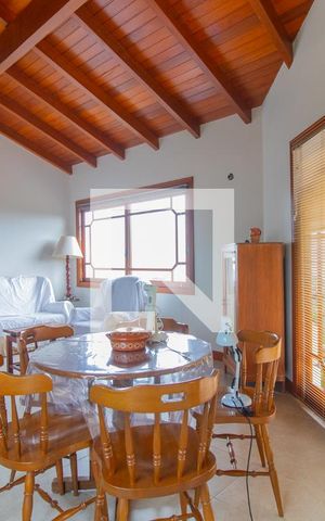 Casa à venda com 385m², 3 quartos e 4 vagas Casa à venda com 385m², 3 quartos e 4 vagasChurrasqueira