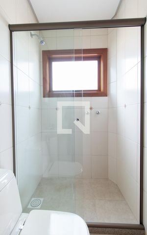 Casa à venda com 385m², 3 quartos e 4 vagas Casa à venda com 385m², 3 quartos e 4 vagasBanheiro da Área da Churrasqueira