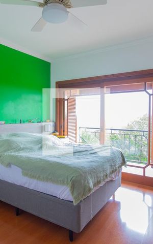 Casa à venda com 385m², 3 quartos e 4 vagas Casa à venda com 385m², 3 quartos e 4 vagasQuarto 2