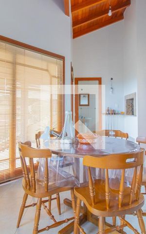 Casa à venda com 385m², 3 quartos e 4 vagas Casa à venda com 385m², 3 quartos e 4 vagasChurrasqueira