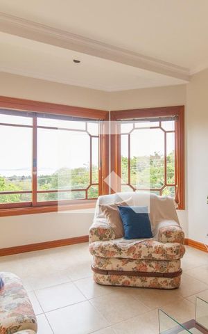 Casa à venda com 385m², 3 quartos e 4 vagas Casa à venda com 385m², 3 quartos e 4 vagasSala