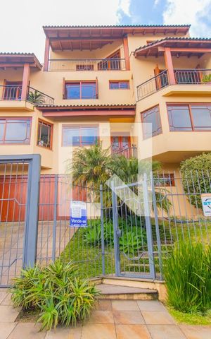 Casa à venda com 385m², 3 quartos e 4 vagas Casa à venda com 385m², 3 quartos e 4 vagasFachada