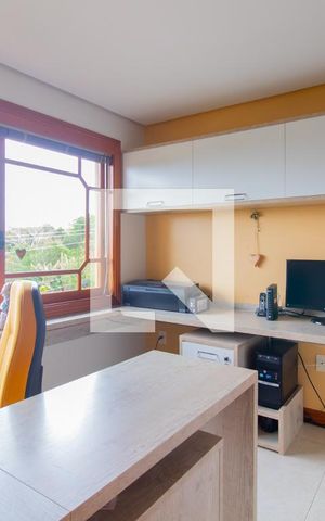 Casa à venda com 385m², 3 quartos e 4 vagas Casa à venda com 385m², 3 quartos e 4 vagasEscritório