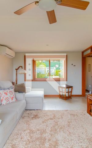 Casa à venda com 385m², 3 quartos e 4 vagas Casa à venda com 385m², 3 quartos e 4 vagasSala
