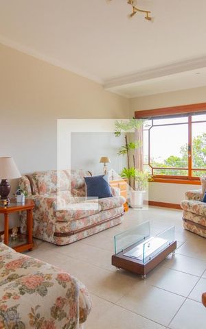 Casa à venda com 385m², 3 quartos e 4 vagas Casa à venda com 385m², 3 quartos e 4 vagasSala
