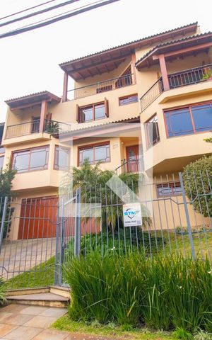 Casa à venda com 385m², 3 quartos e 4 vagas Casa à venda com 385m², 3 quartos e 4 vagasFachada