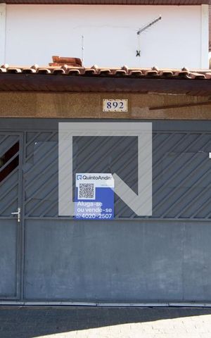 Casa à venda com 90m², 2 quartos e 2 vagas Casa à venda com 90m², 2 quartos e 2 vagasFachada