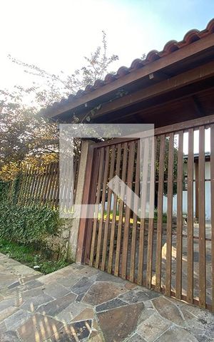 Casa para alugar com 120m², 3 quartos e 2 vagasFachada