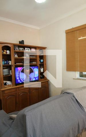 Casa à venda com 327m², 2 quartos e 2 vagasSala