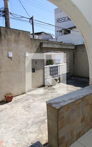 Casa à venda com 327m², 2 quartos e 2 vagasVaranda