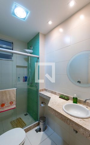 Casa à venda com 329m², 5 quartos e 4 vagas Casa à venda com 329m², 5 quartos e 4 vagasBanheiro 1