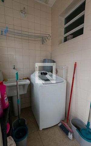 Casa à venda com 329m², 5 quartos e 4 vagas Casa à venda com 329m², 5 quartos e 4 vagasÁrea de Serviço