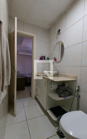 Casa à venda com 329m², 5 quartos e 4 vagas Casa à venda com 329m², 5 quartos e 4 vagasBanheiro da Suíte 2