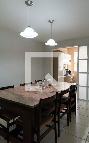 Casa à venda com 329m², 5 quartos e 4 vagas Casa à venda com 329m², 5 quartos e 4 vagasSala 2