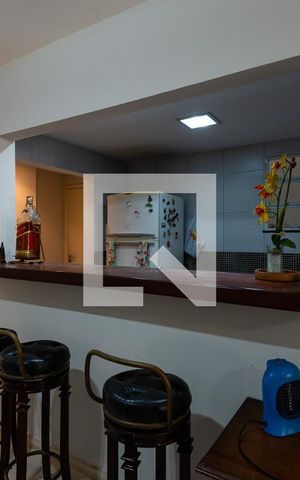 Casa à venda com 329m², 5 quartos e 4 vagas Casa à venda com 329m², 5 quartos e 4 vagasSala 1