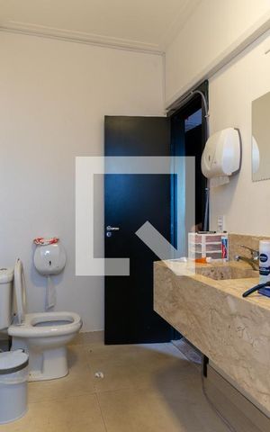 Casa à venda com 640m², 5 quartos e 4 vagas Casa à venda com 640m², 5 quartos e 4 vagasBanheiro da Suíte 2