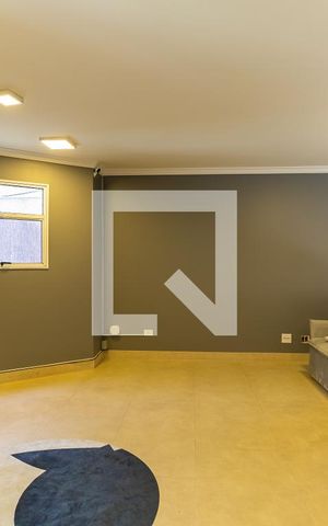 Casa à venda com 640m², 5 quartos e 4 vagas Casa à venda com 640m², 5 quartos e 4 vagasSala
