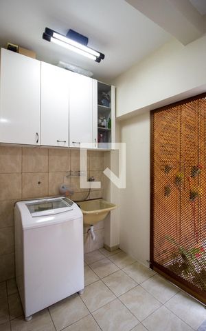 Casa à venda com 140m², 3 quartos e 2 vagas Casa à venda com 140m², 3 quartos e 2 vagasArea de Serviço