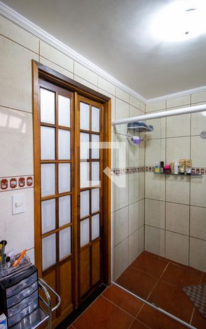 Casa à venda com 140m², 3 quartos e 2 vagas Casa à venda com 140m², 3 quartos e 2 vagasBanheiro da Suíte