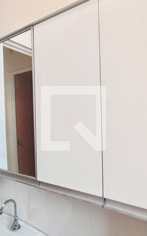 Apartamento à venda com 46m², 2 quartos e 1 vaga Apartamento à venda com 46m², 2 quartos e 1 vagaBanheiro
