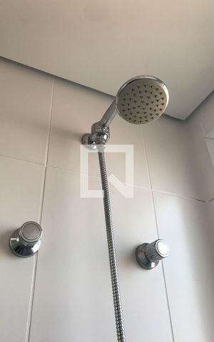 Apartamento para alugar com 57m², 2 quartos e 1 vaga Apartamento para alugar com 57m², 2 quartos e 1 vagaBanheiro 1