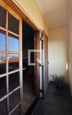Casa à venda com 340m², 3 quartos e 4 vagasCasa 2 - Sacada do Quarto 1