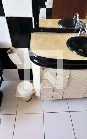 Casa à venda com 340m², 3 quartos e 4 vagasCasa 2 - Banheiro Social