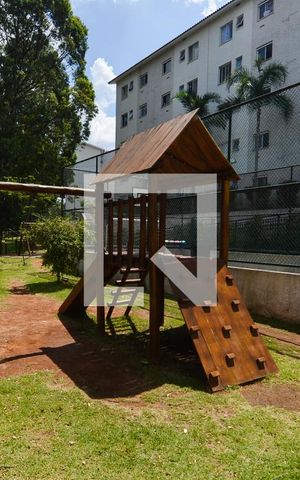 Apartamento para alugar com 42m², 2 quartos e 1 vaga Apartamento para alugar com 42m², 2 quartos e 1 vagaÁrea Comum - Playground