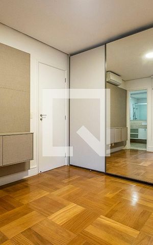 Apartamento à venda com 406m², 4 quartos e 8 vagas Apartamento à venda com 406m², 4 quartos e 8 vagasSuíte 2