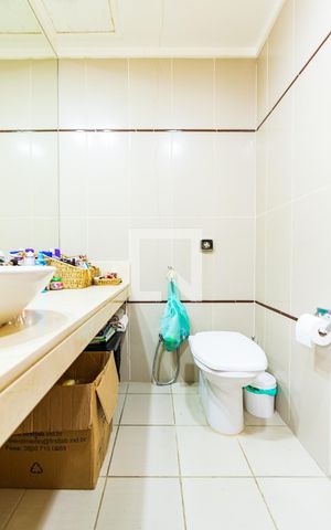 Casa à venda com 400m², 5 quartos e 2 vagas Casa à venda com 400m², 5 quartos e 2 vagasBanheiro da Suíte