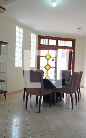 Casa à venda com 200m², 3 quartos e 1 vagaSala