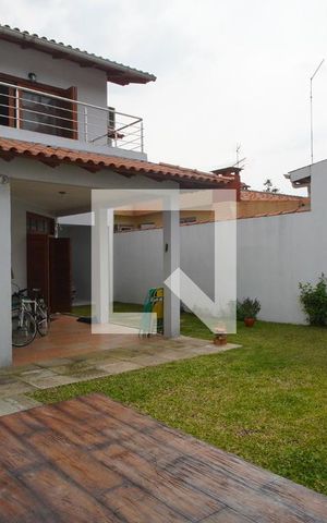Casa à venda com 200m², 3 quartos e 1 vagaPátio _Fundos 