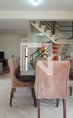 Casa à venda com 200m², 3 quartos e 1 vagaSala