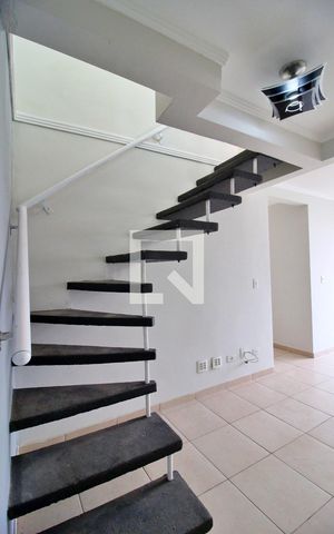 Apartamento à venda com 196m², 3 quartos e 2 vagasEscada