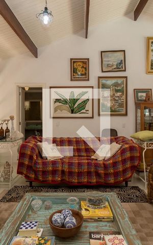 Casa à venda com 262m², 3 quartos e 5 vagasSala