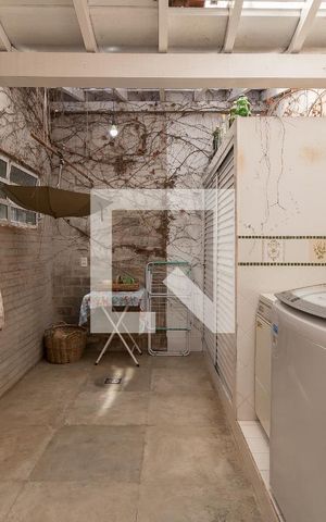 Casa à venda com 262m², 3 quartos e 5 vagasÁrea de serviço