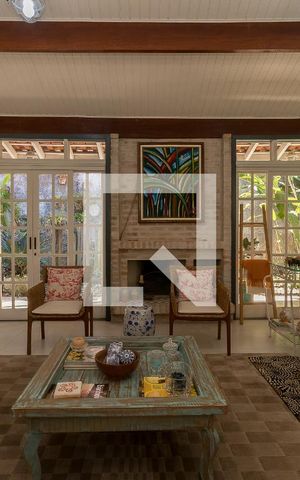 Casa à venda com 262m², 3 quartos e 5 vagasSala