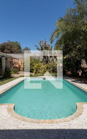 Casa à venda com 262m², 3 quartos e 5 vagasPiscina