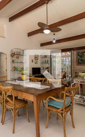 Casa à venda com 262m², 3 quartos e 5 vagasSala
