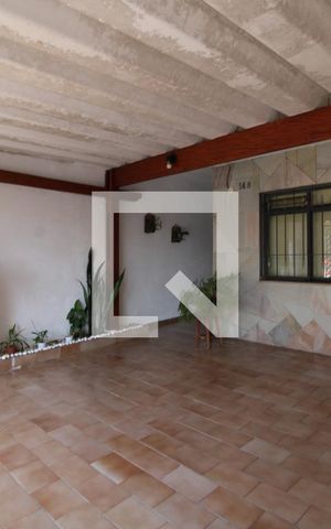 Casa à venda com 91m², 2 quartos e 2 vagasFachada