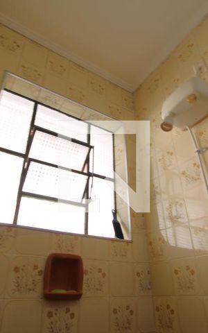 Casa à venda com 91m², 2 quartos e 2 vagasChuveiro banheiro da suíte 1