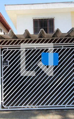 Casa à venda com 91m², 2 quartos e 2 vagasFachada