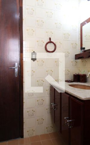 Casa à venda com 91m², 2 quartos e 2 vagasBanheiro da suíte 2
