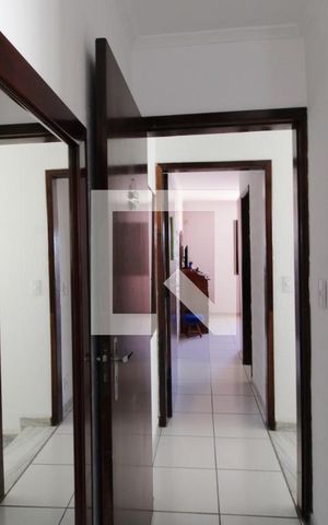 Casa à venda com 91m², 2 quartos e 2 vagasCorredor